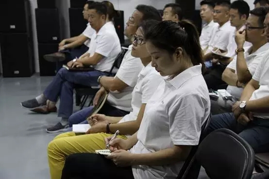 ZOBO香蕉视频在线播放年中员工培训