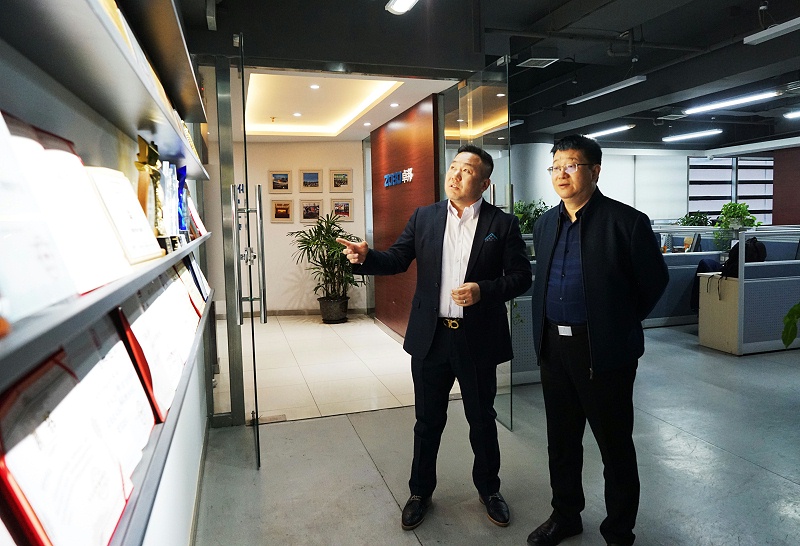 热烈欢迎中国演艺设备技术协会理事长等领导一行莅临ZOBO香蕉视频在线播放调研指导