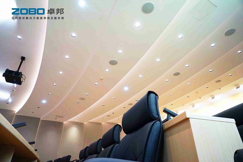 会议室香蕉视频导航：吸顶音箱与音柱音箱的对比